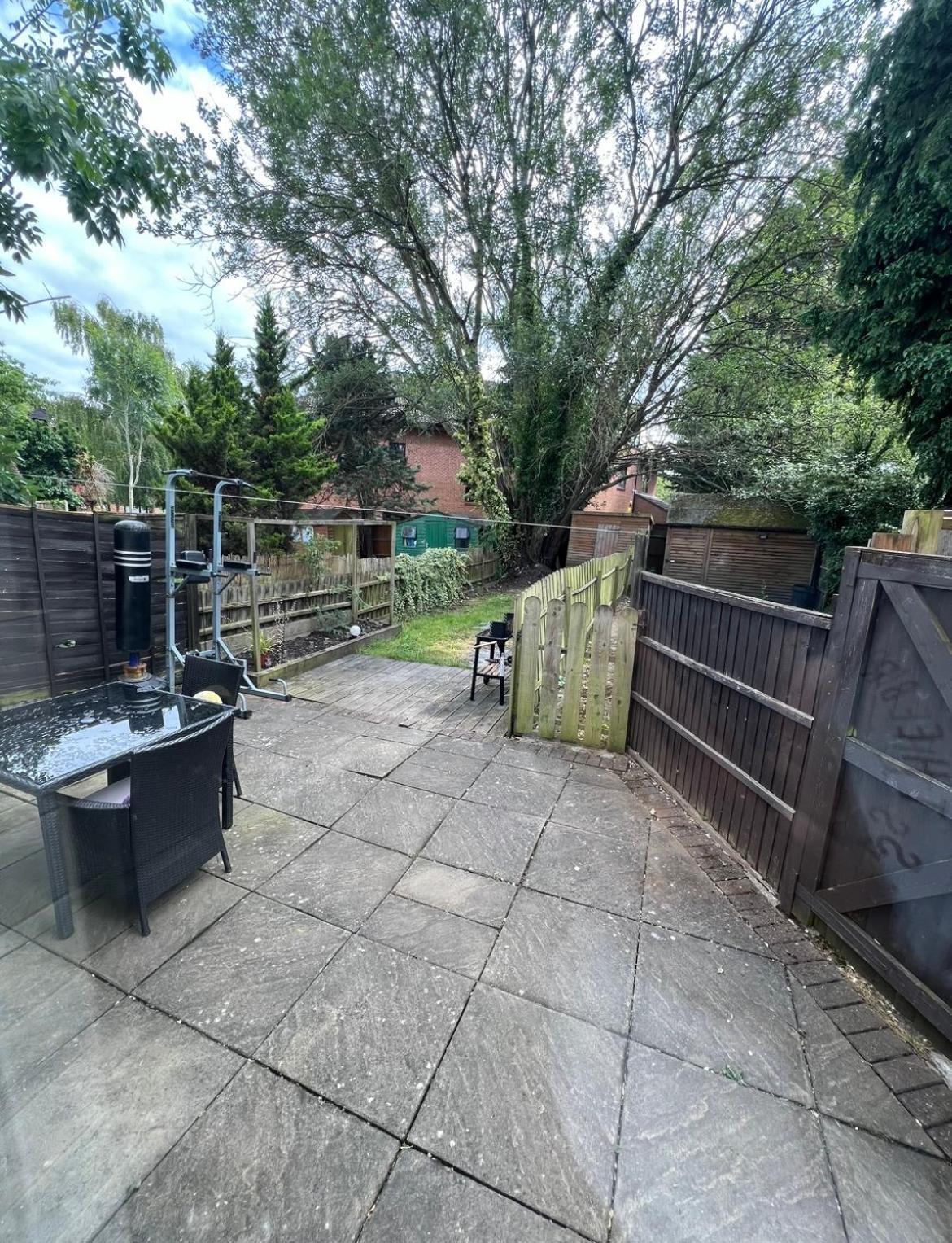 20Mins To Bakerst, Harry Potter & Wembley Stadium! Apartman Northwood  Kültér fotó