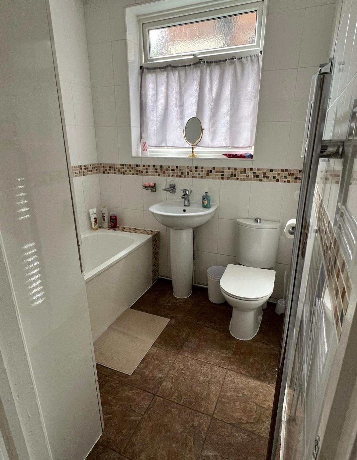 20Mins To Bakerst, Harry Potter & Wembley Stadium! Apartman Northwood  Kültér fotó