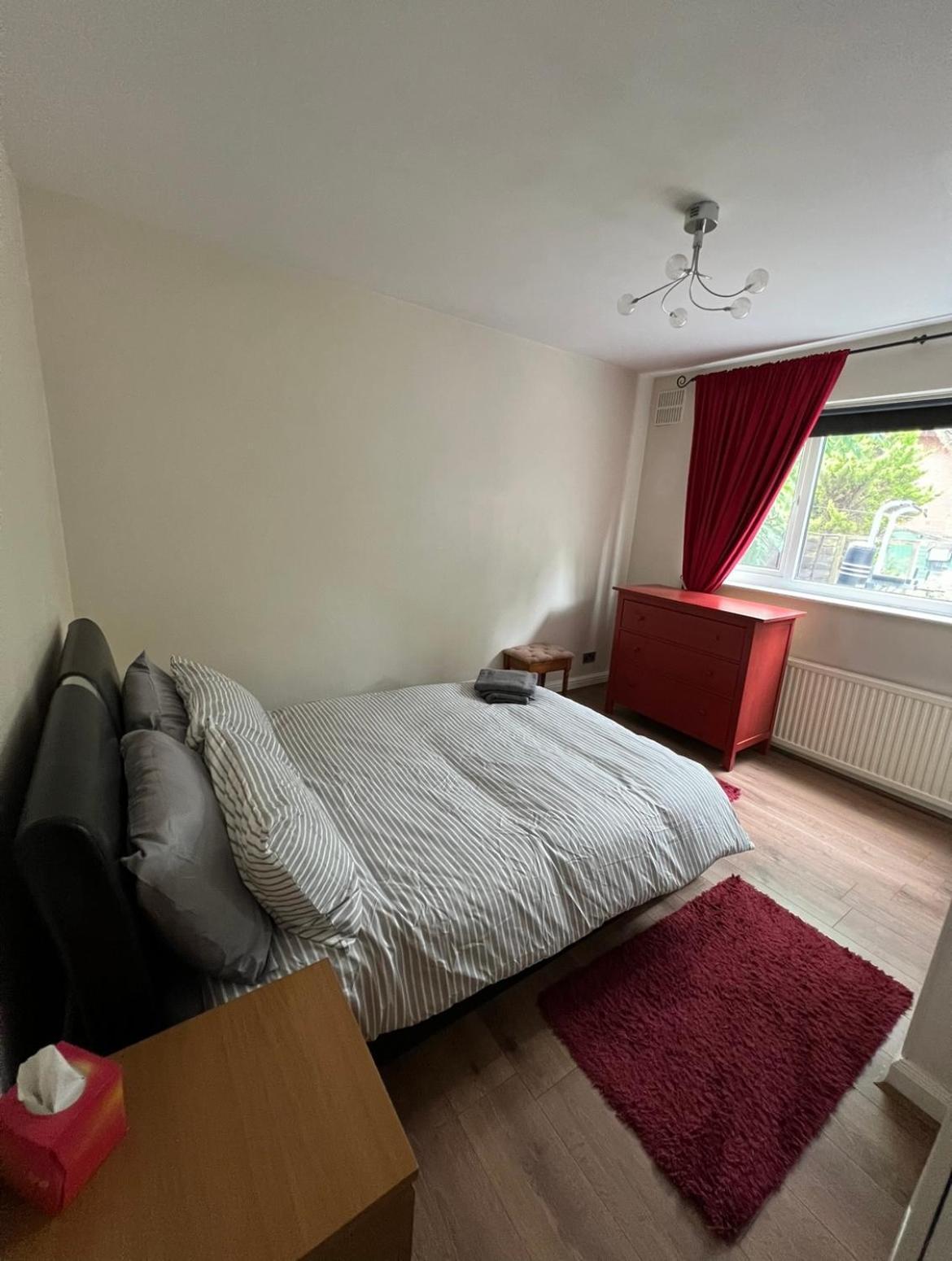 20Mins To Bakerst, Harry Potter & Wembley Stadium! Apartman Northwood  Kültér fotó